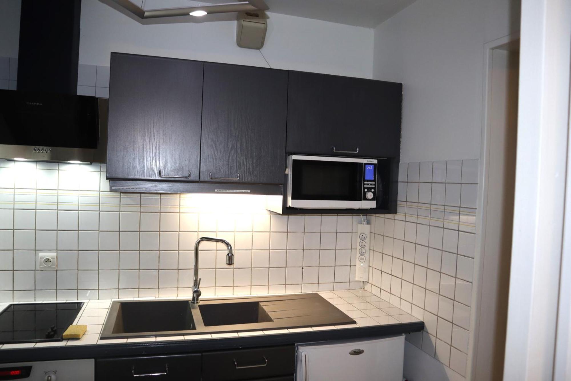 Apartment 201, Les Ambassadeurs